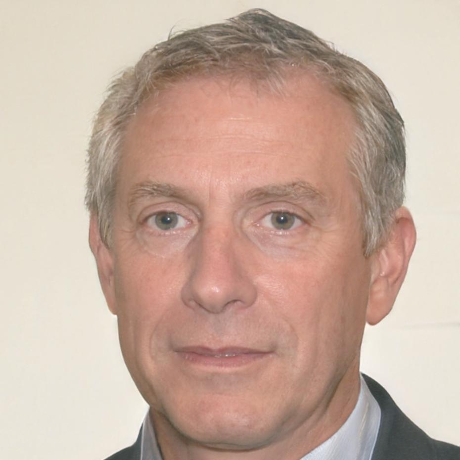 Michael Thompson, Financial Planning Specialist